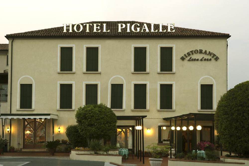 Hotel Villa Pigalle Tezze sul Brenta Exterior photo